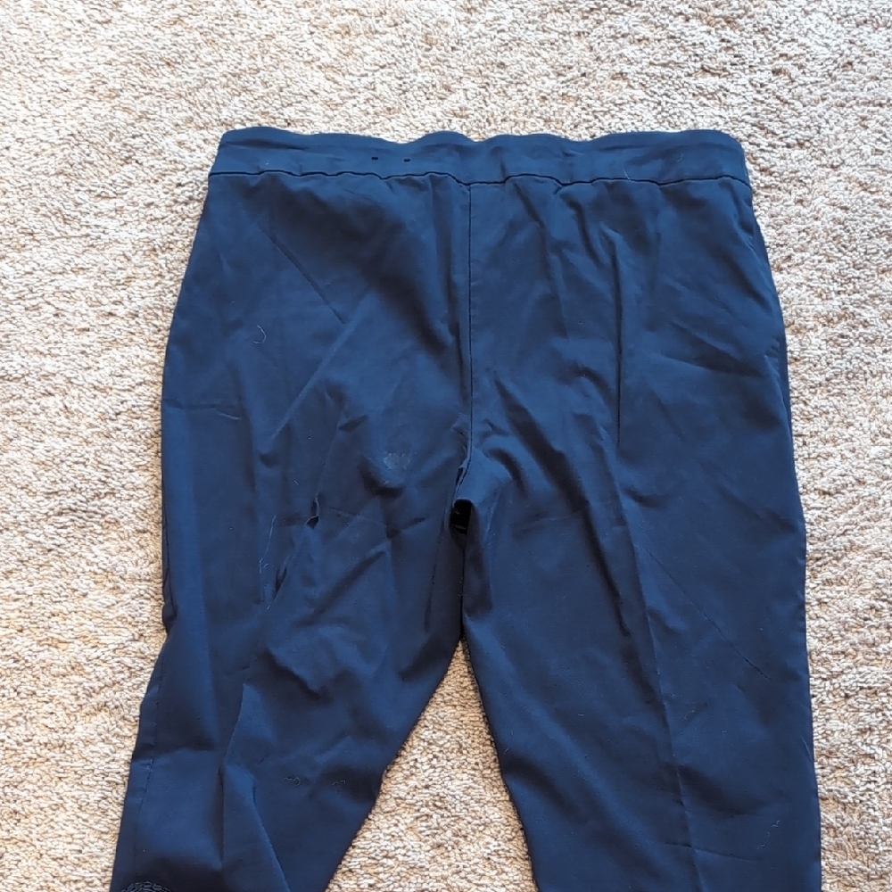 JM Collection Deep Blue Capris - Picture 4 of 4